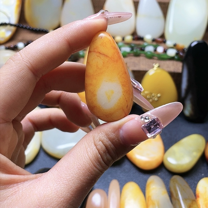 和田玉吊坠(不含链)未镶嵌