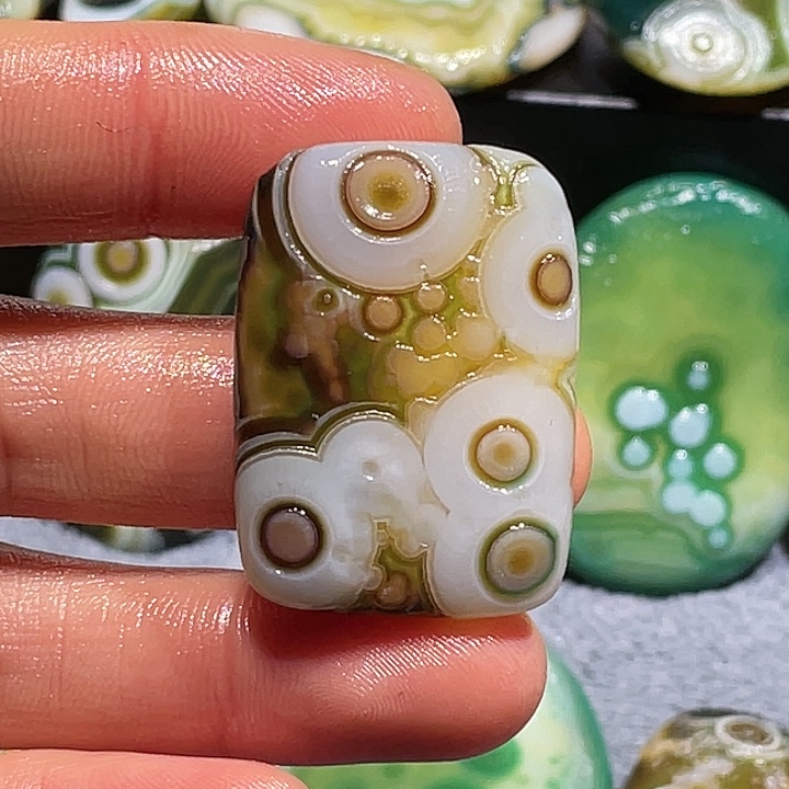 玛瑙/玉髓未镶嵌珠宝奇石