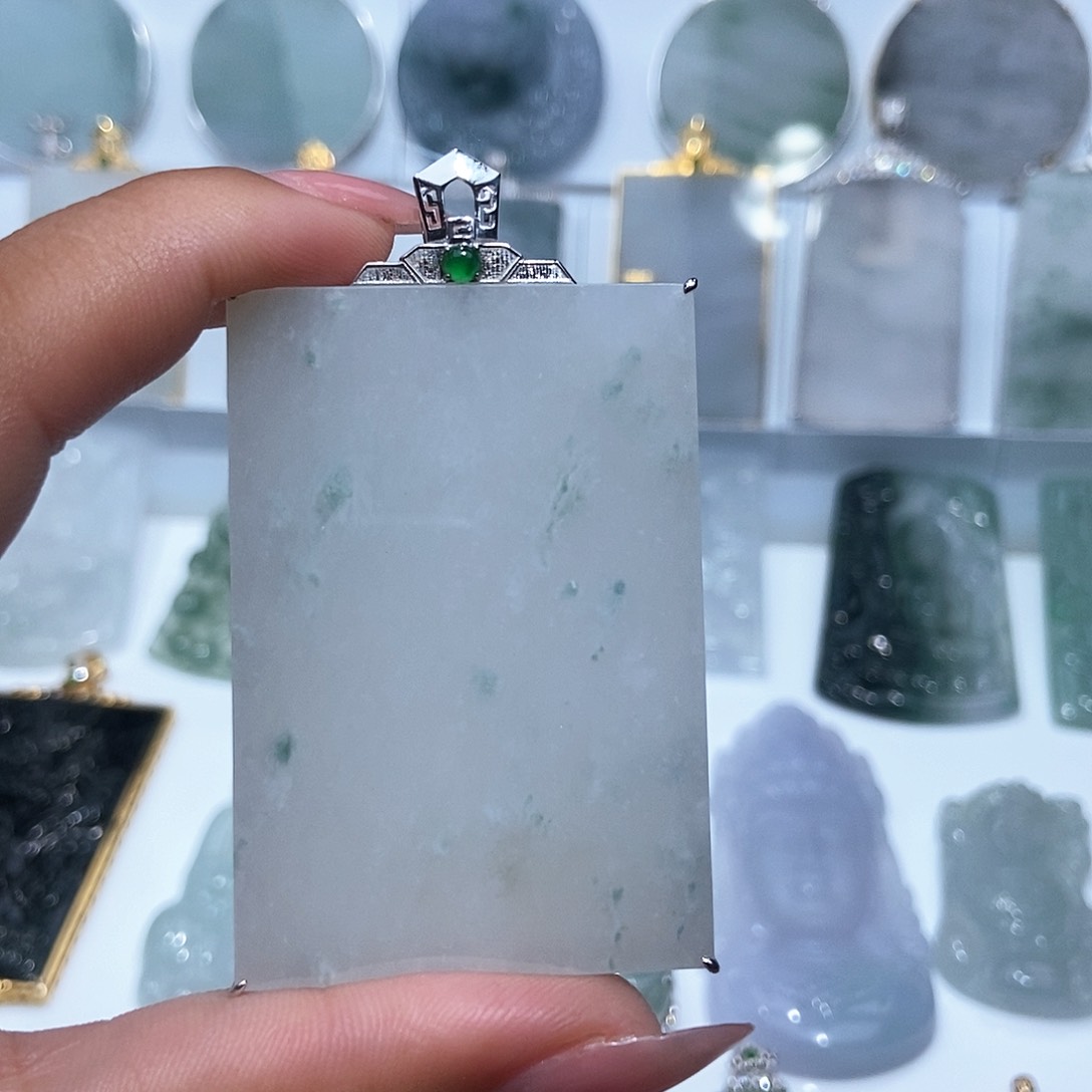 翡翠颈饰18K金镶嵌缅甸