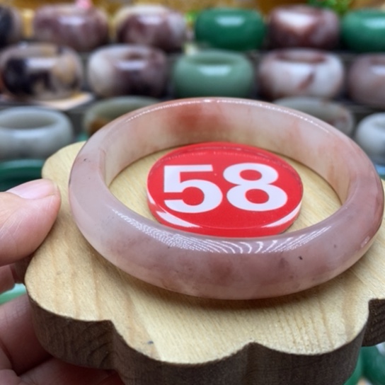 未镶嵌手镯石英质玉