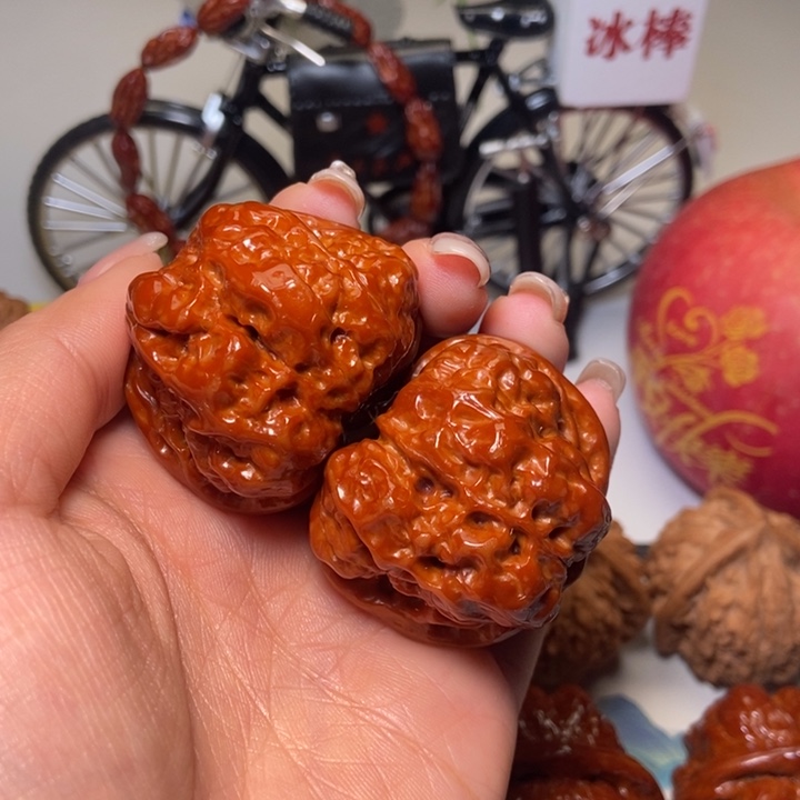 文玩核桃吊坠微瑕疵40尺