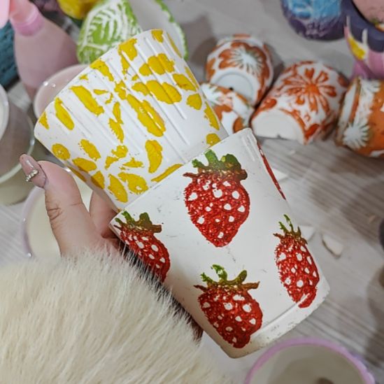 当场凑满15发货，不凑不发，花盆盆口不方不圆有针孔黑点矿点是正常