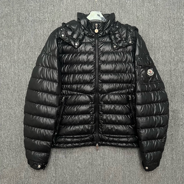 99新 MONCLER Laurs 徽标连帽羽绒服/3码/99新/12737