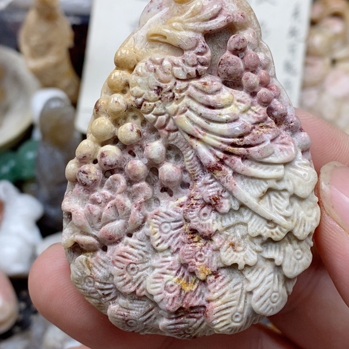 硅化珊瑚（珊瑚玉）未镶嵌颈饰