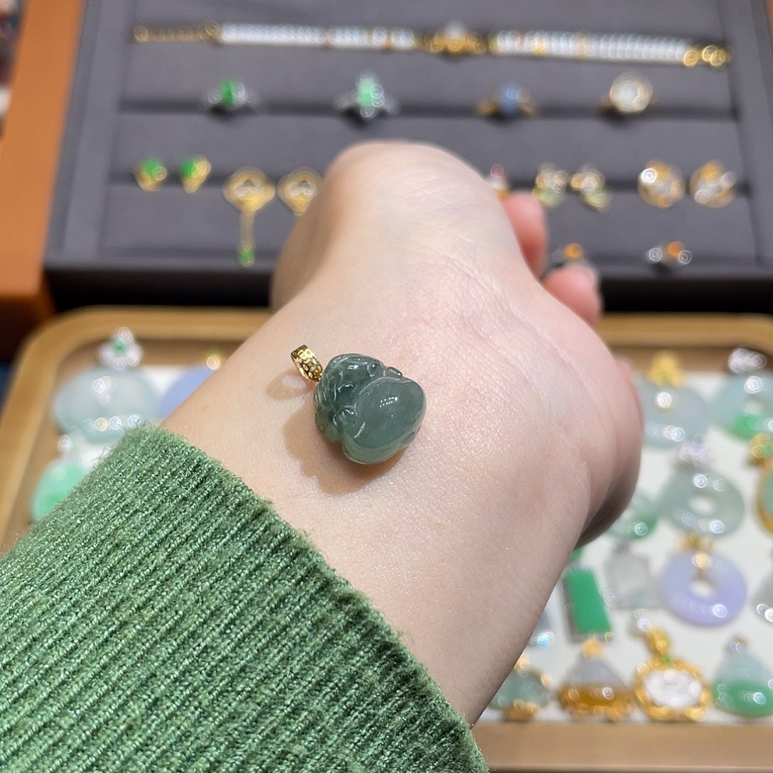 翡翠吊坠(不含链)18K金镶嵌小貔貅