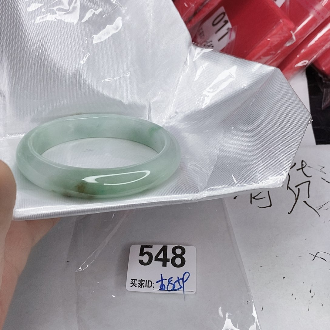 翡翠未镶嵌手镯一图一物实物为准（微瑕处理）
