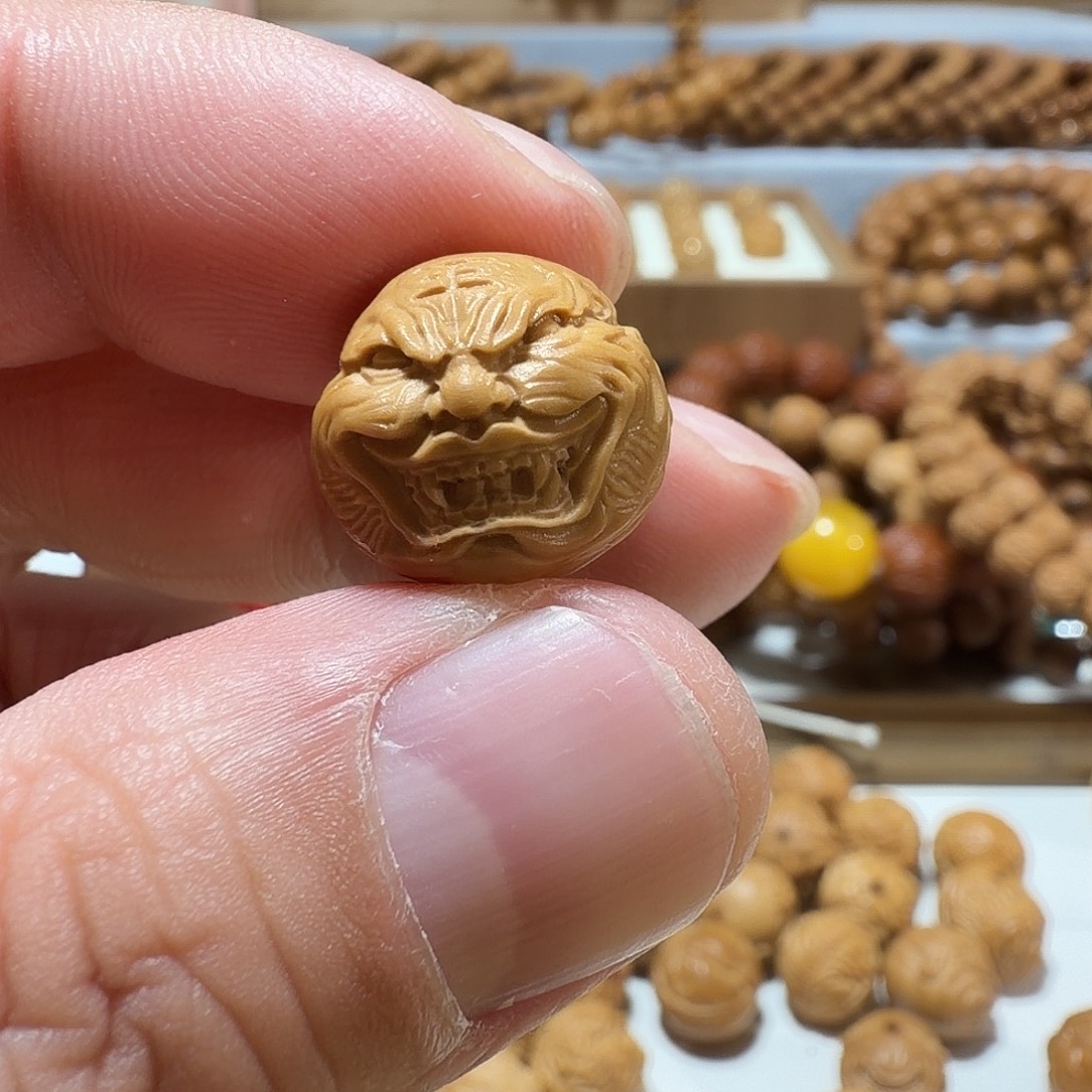 翔***哥手串猴头核桃原皮原色猴头手串雕刻