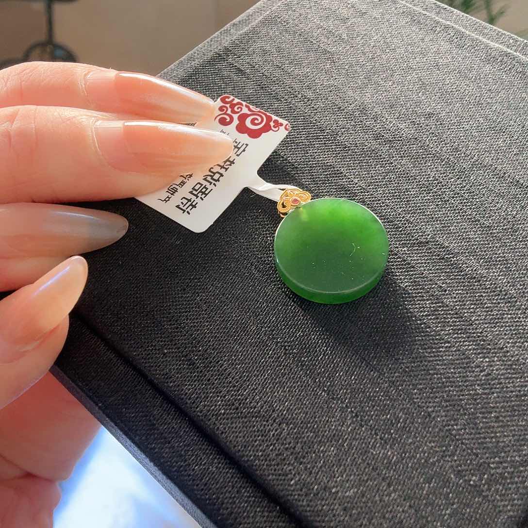 和田玉颈饰18K金镶嵌