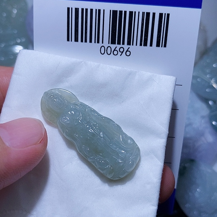 翡翠未镶嵌颈饰天光墟翡翠市场现金代购