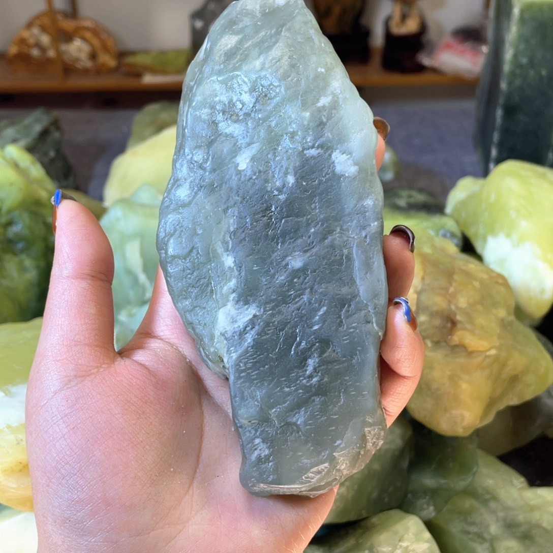 蛇纹石玉未镶嵌中国四大名玉简易