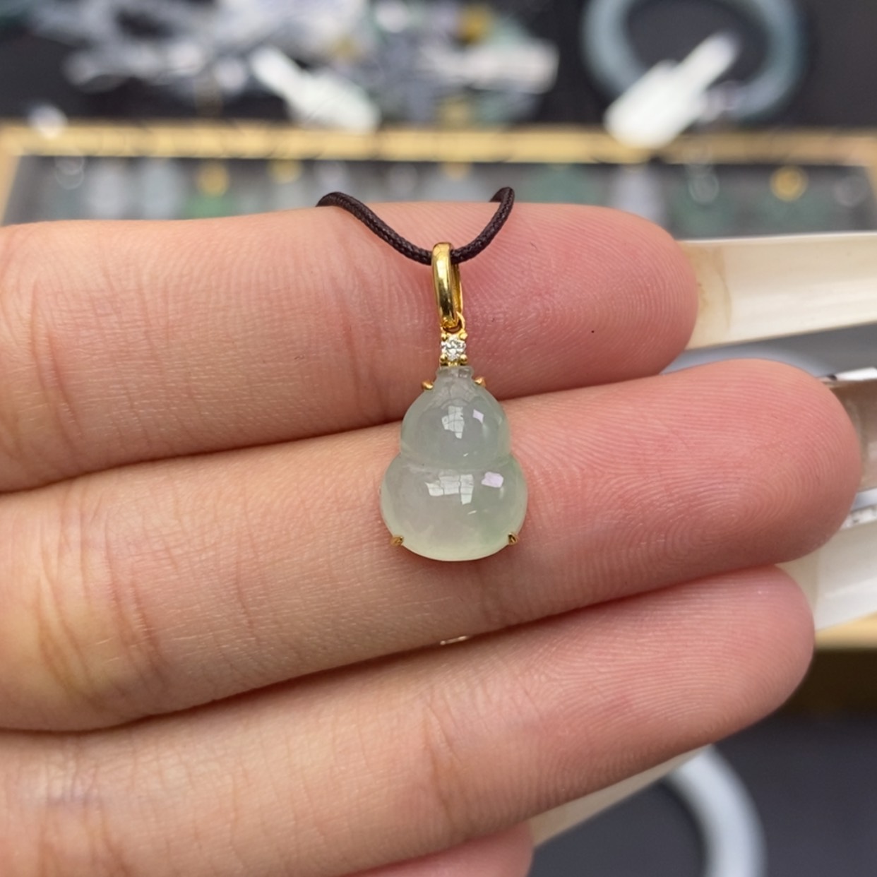 【闪购商品】颈饰18K金镶嵌翡翠