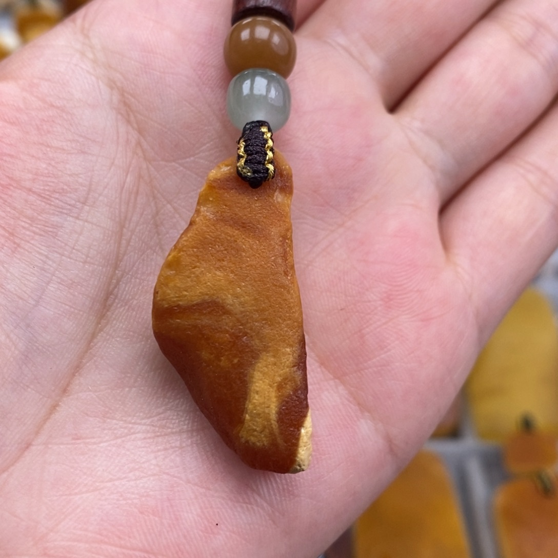 琥珀吊坠(赠链)未镶嵌