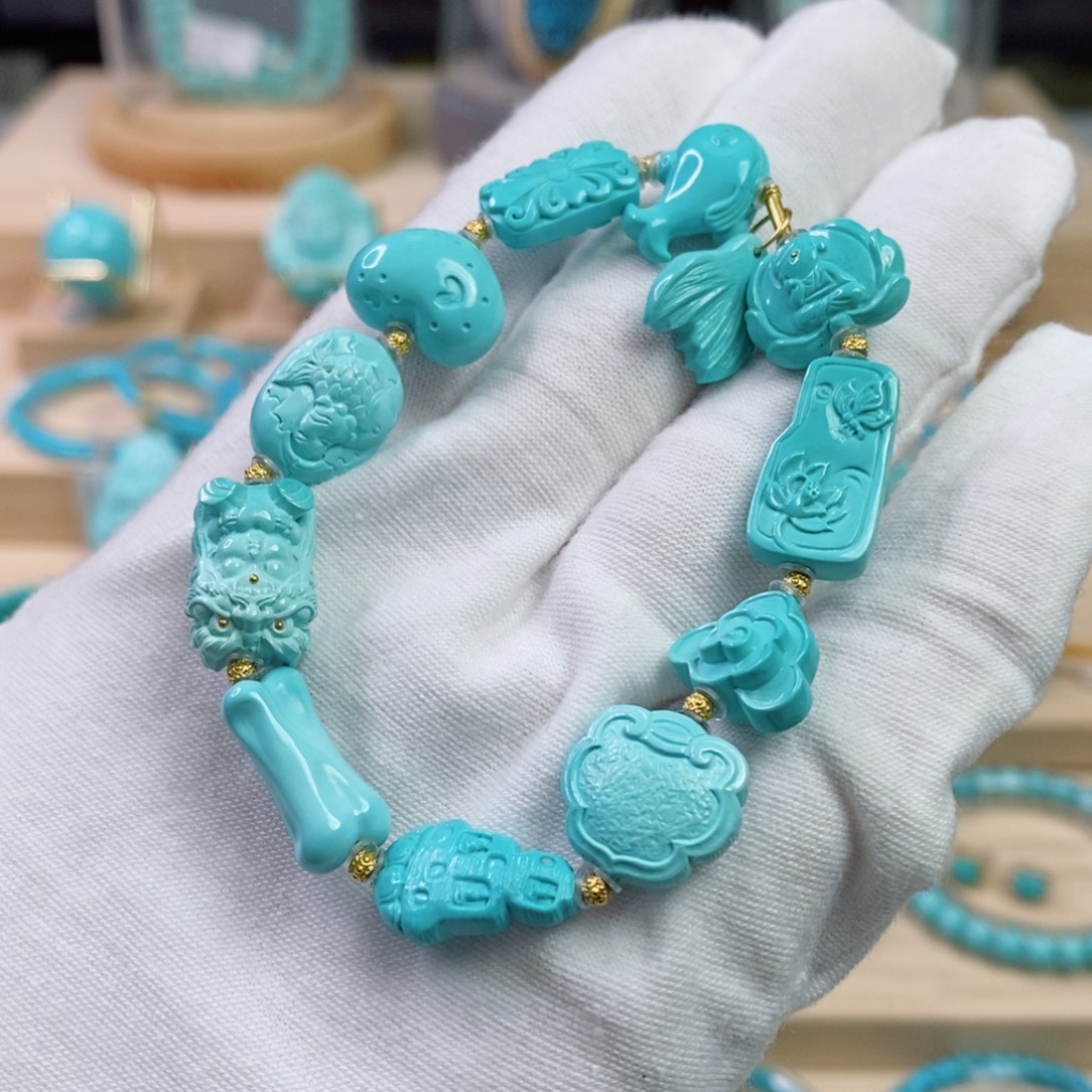 绿松石未镶嵌珠宝奇石