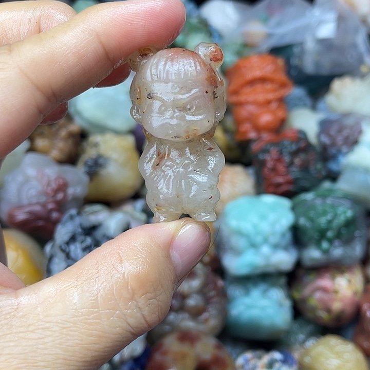 石英岩玉未镶嵌醒狮哪吒