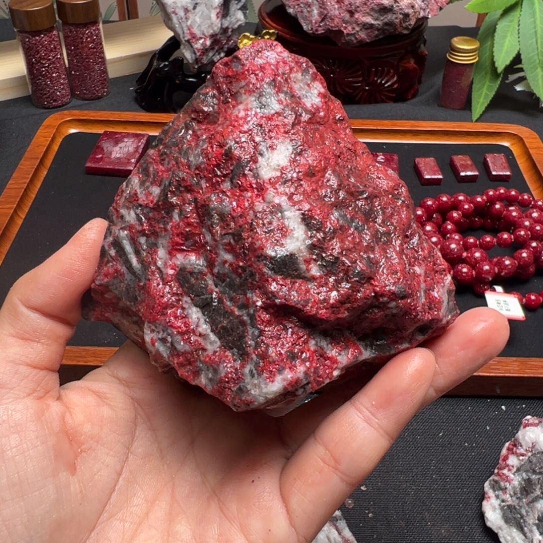 天然辰砂天然朱砂原石毛料