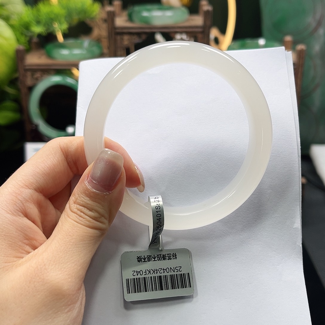 石英质玉手镯未镶嵌➕迪迪57