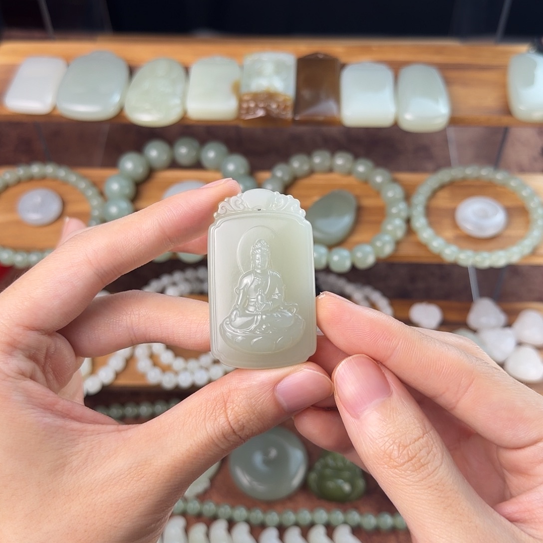 和田玉未镶嵌颈饰