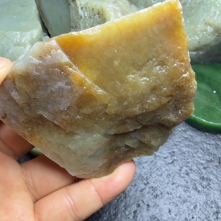 和田玉（糖玉）未镶嵌珠宝奇石