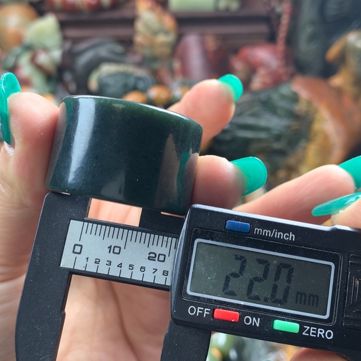 岫岩河磨玉（透闪石质玉）把件未镶嵌