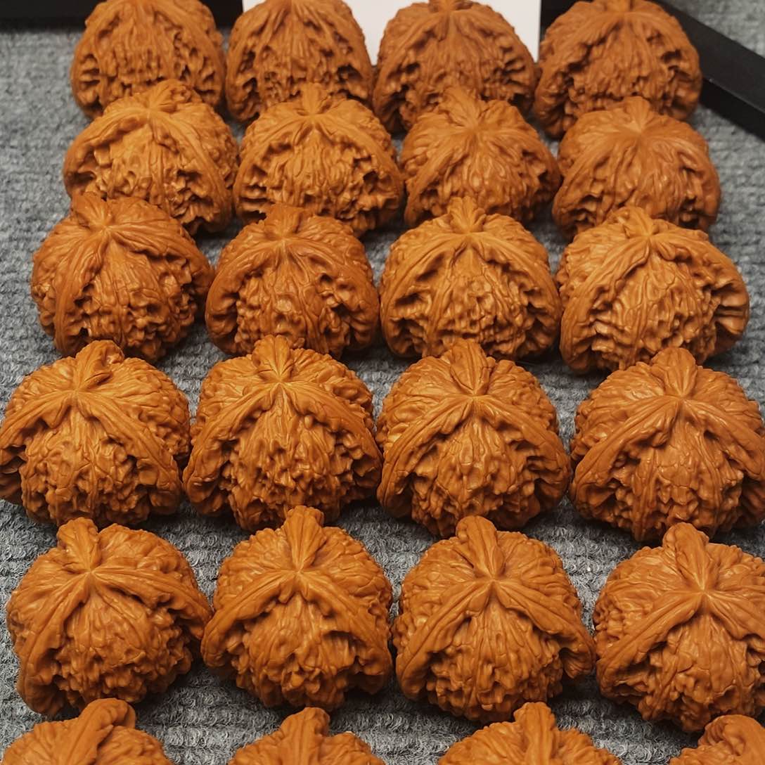 文玩核桃吊坠奔驰