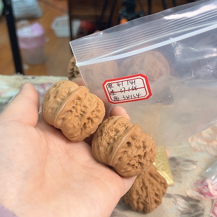 文玩核桃把件平谷元宝有修