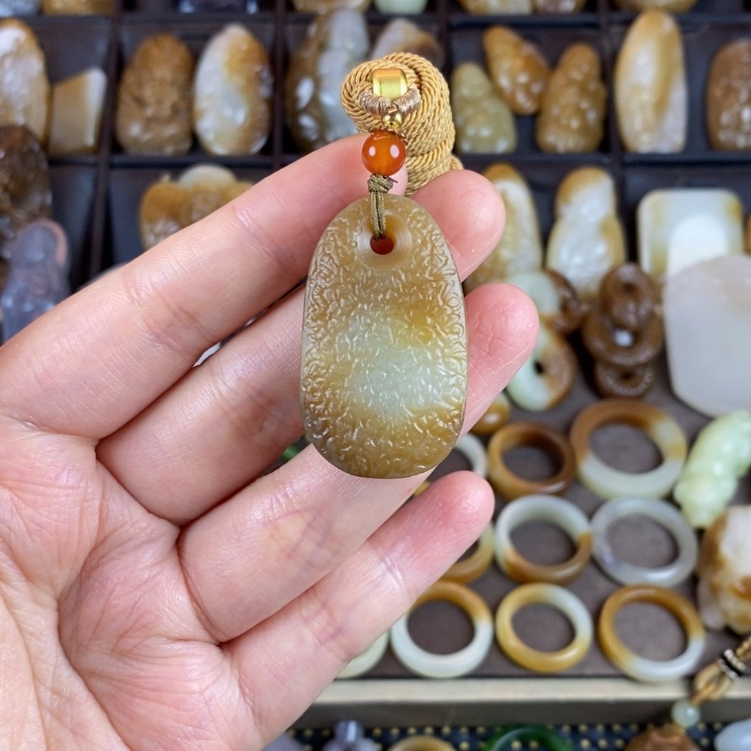 和田玉颈饰未镶嵌