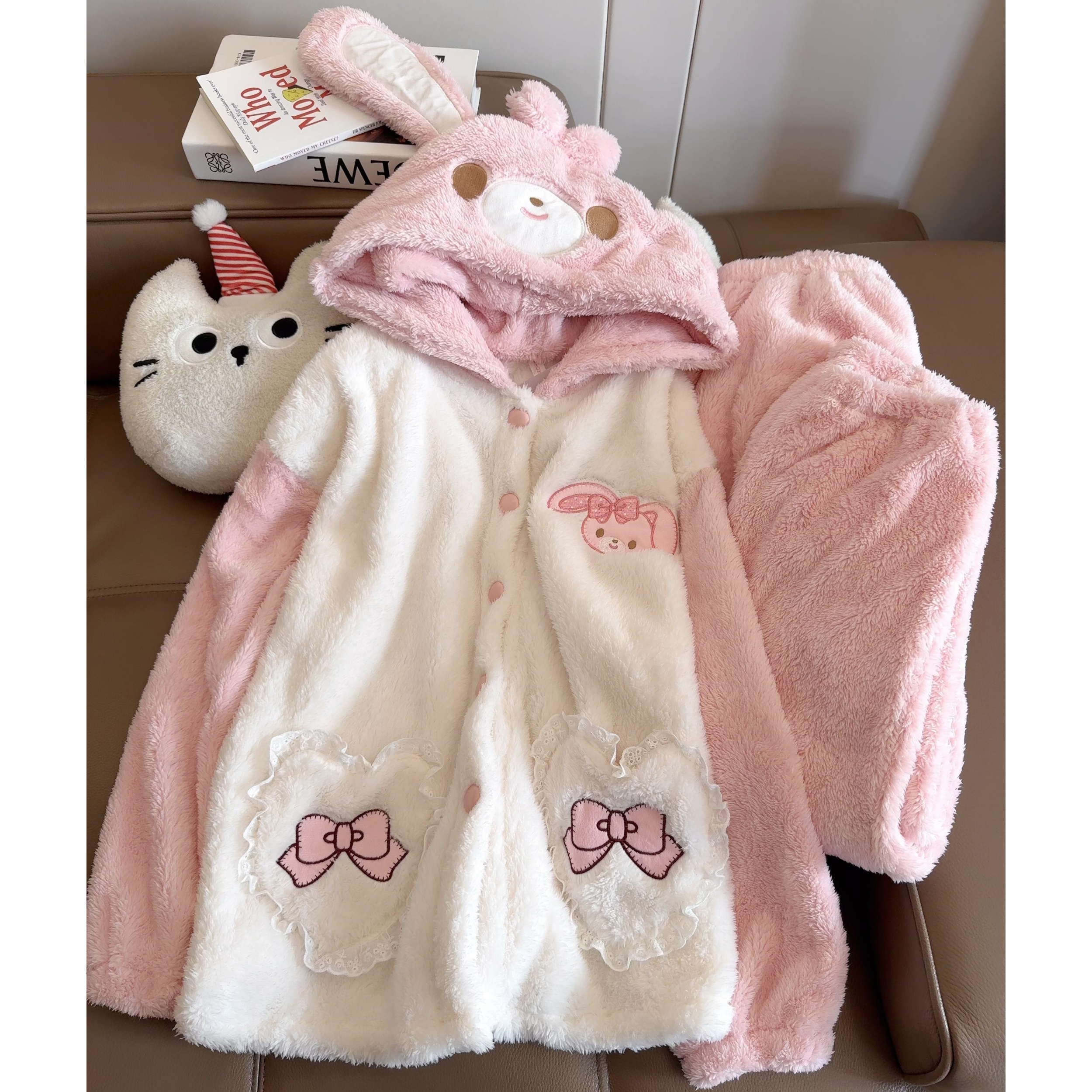 可爱小兔秋冬季睡衣女款法兰绒保暖连帽加绒加厚卡通珊瑚绒家居服