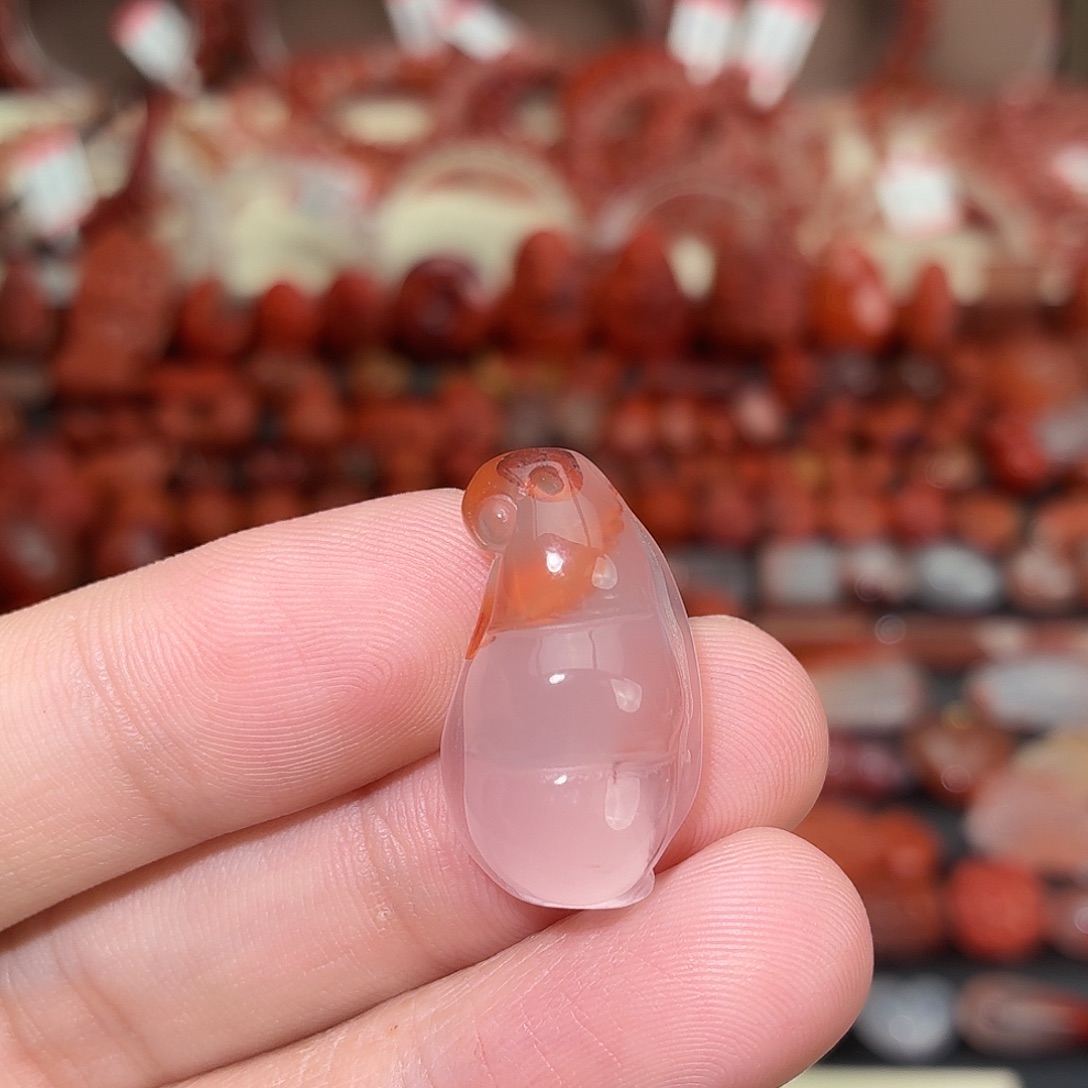 南红玛瑙未镶嵌颈饰福豆1