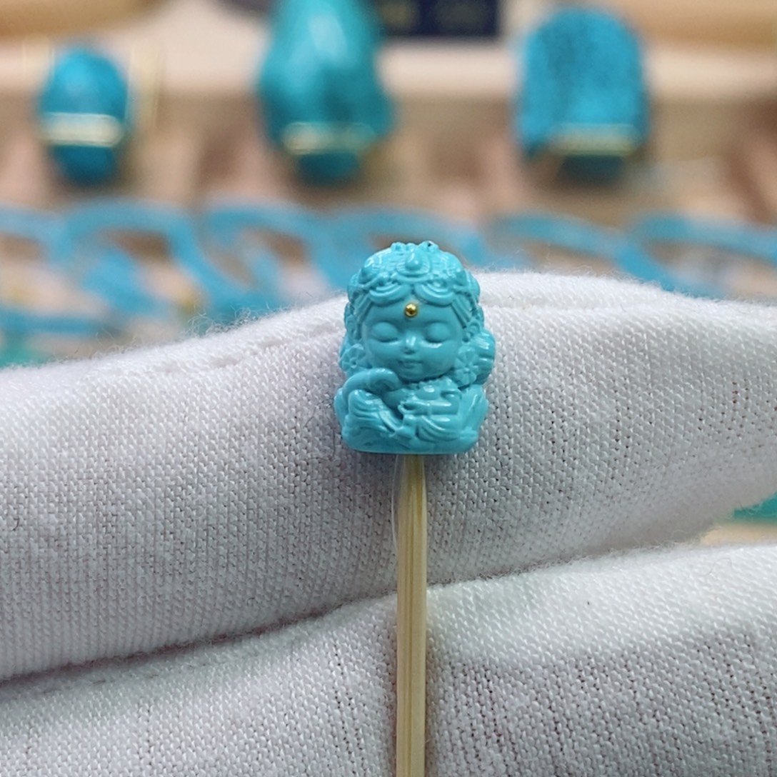 绿松石未镶嵌珠宝奇石