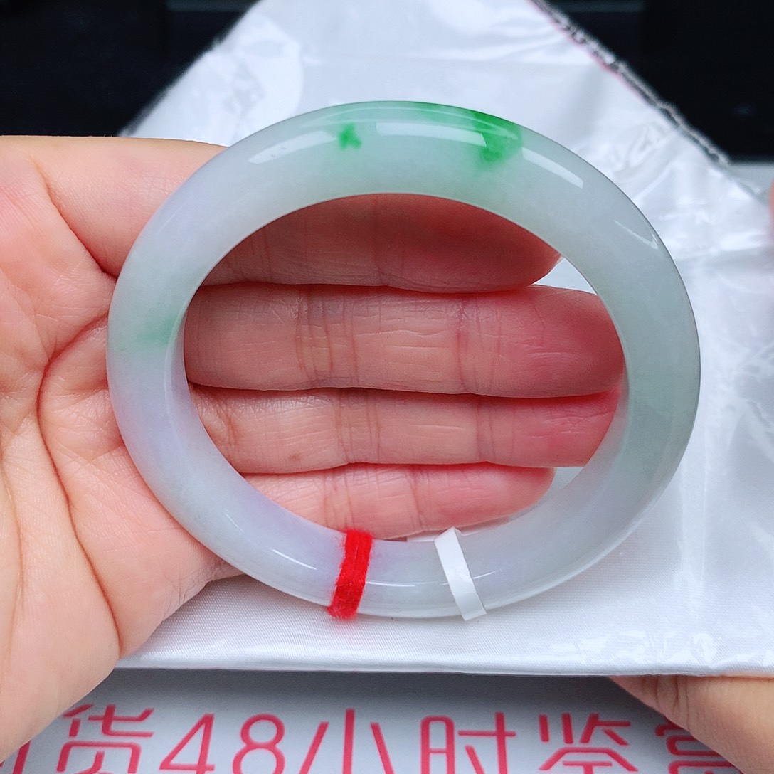 翡翠手镯未镶嵌飘阳绿8