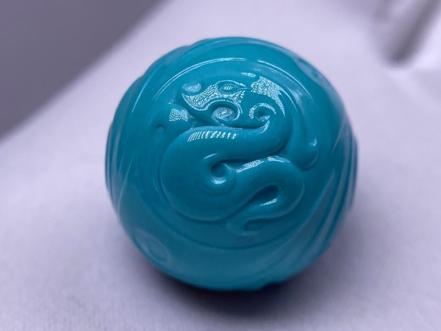 泰鑫绿松石天然原矿精品精工雕刻仿古龙圆珠尺寸15mm