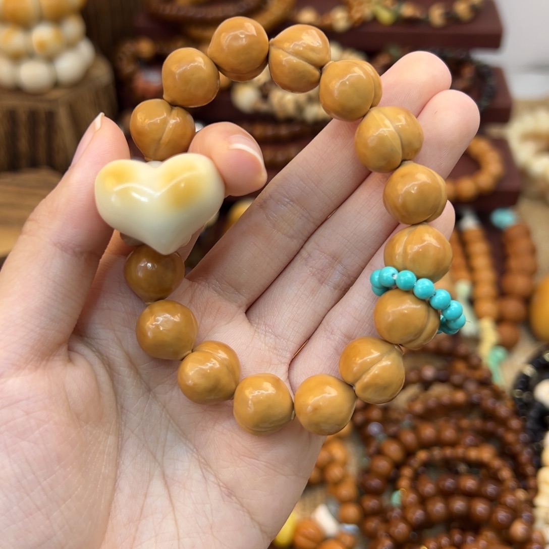 酱****猴头核桃手串屁桃手串