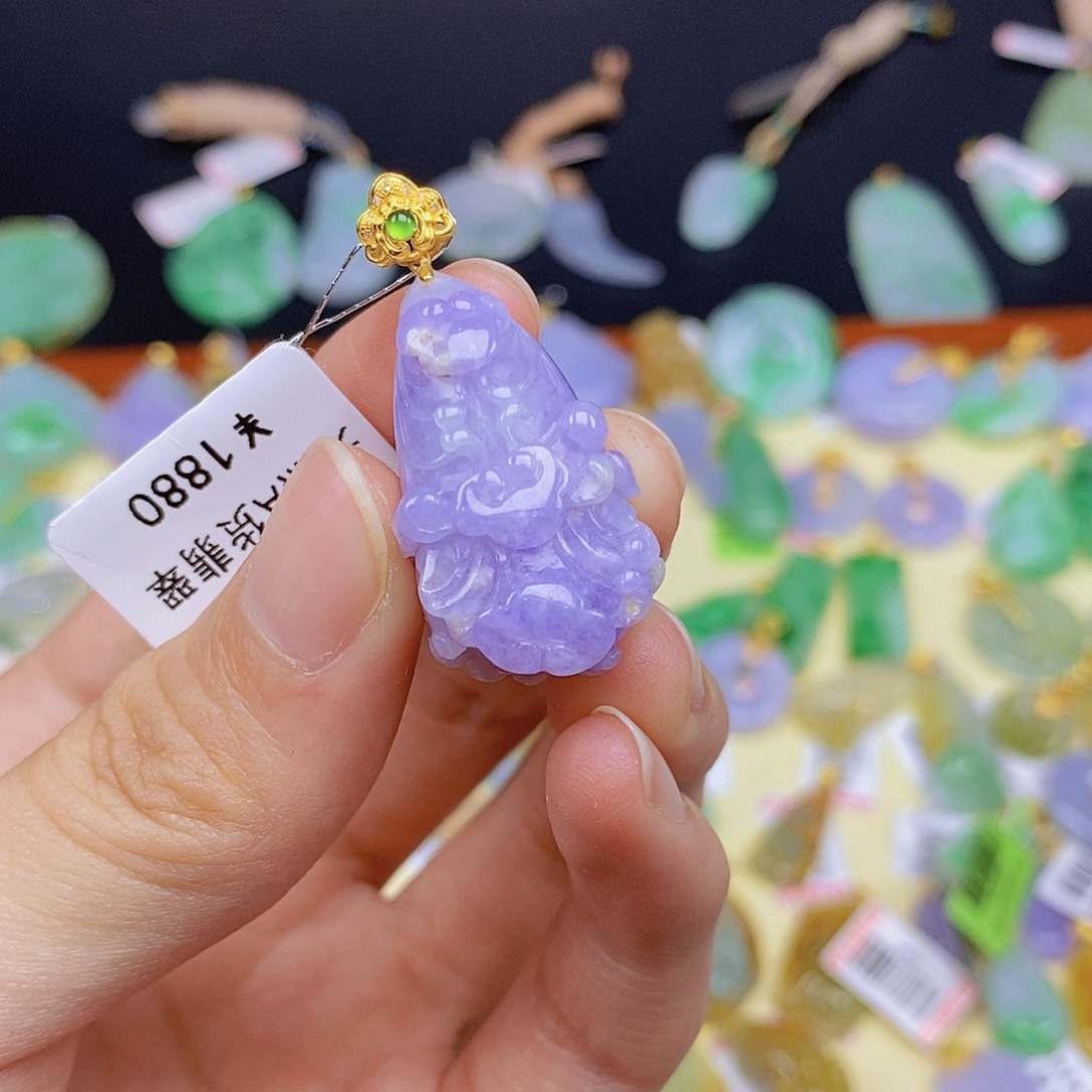 翡翠颈饰18K金镶嵌翡翠