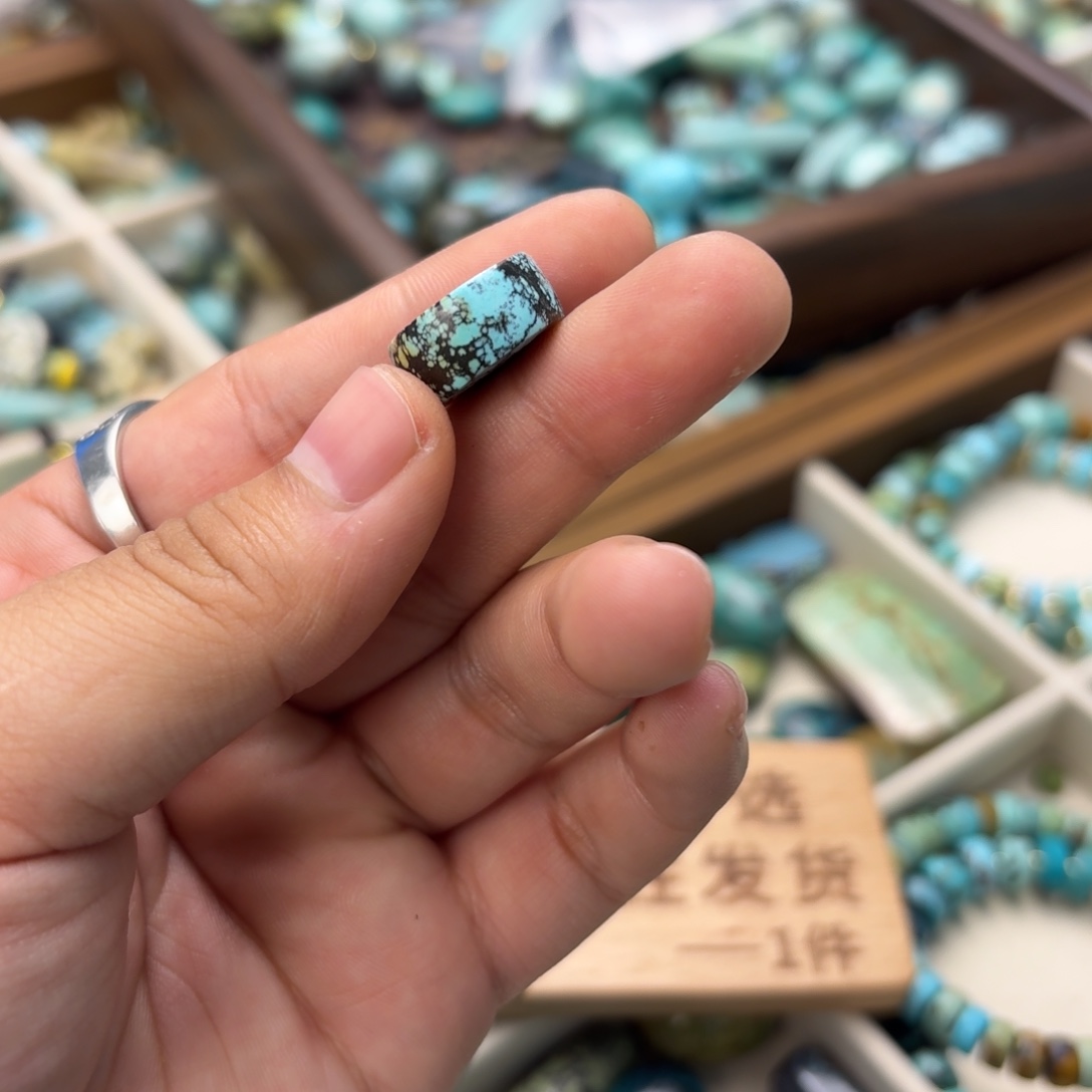 三***木南红玛瑙未镶嵌绿松石