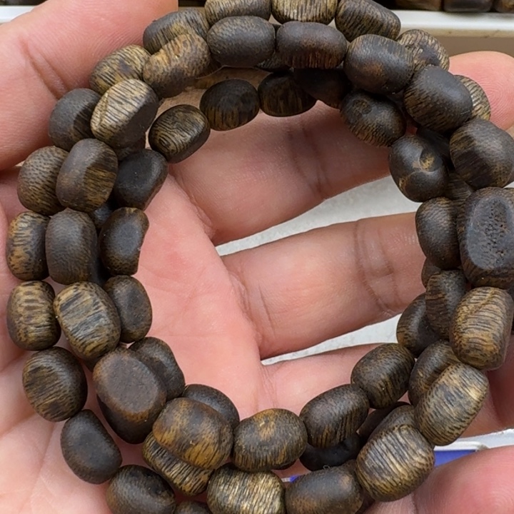 沉香手串蓝宝石手串23克加