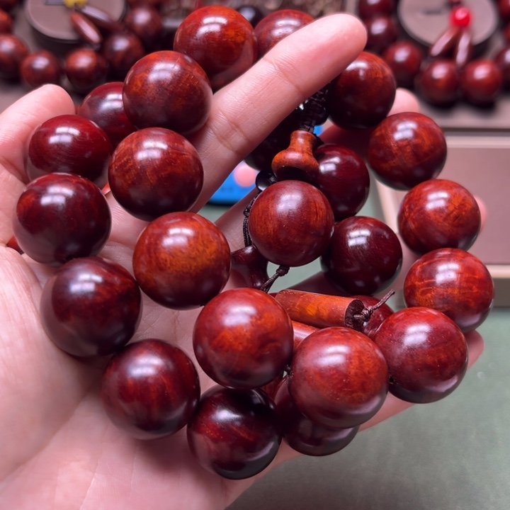 疆***军木小叶紫檀手工艺