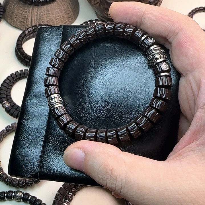 【闪购商品】椰蒂手串96吞噬双配饰