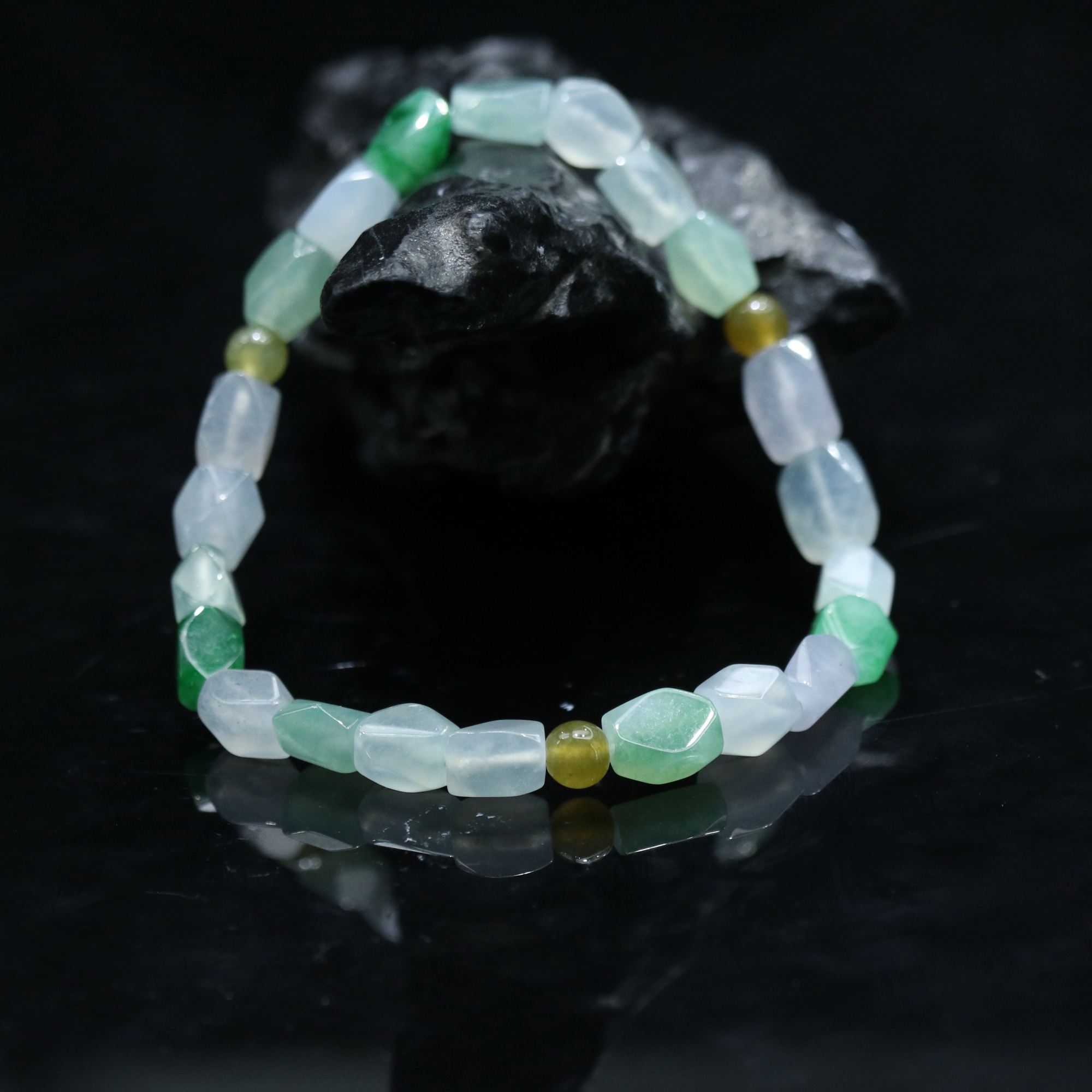 3天然缅甸翡翠A货多宝随型手串/900094/北京中保拍卖