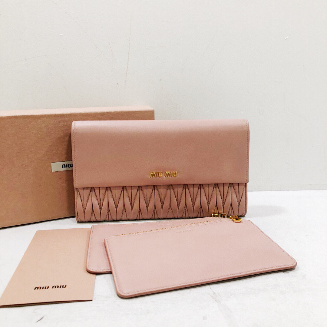 95新 MIU MIU/缪缪 缪缪全皮粉金褶皱手拿钱包