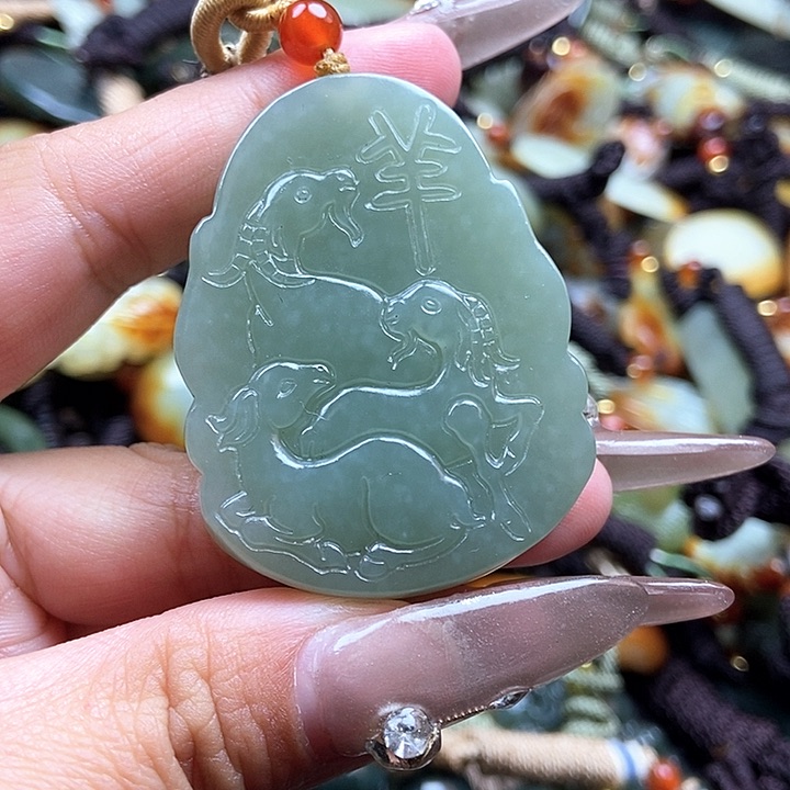 和田玉颈饰未镶嵌双面