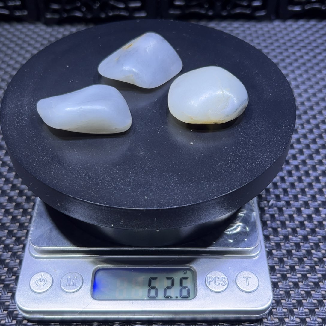 吊坠(不含链)未镶嵌和田玉（子料）62-38