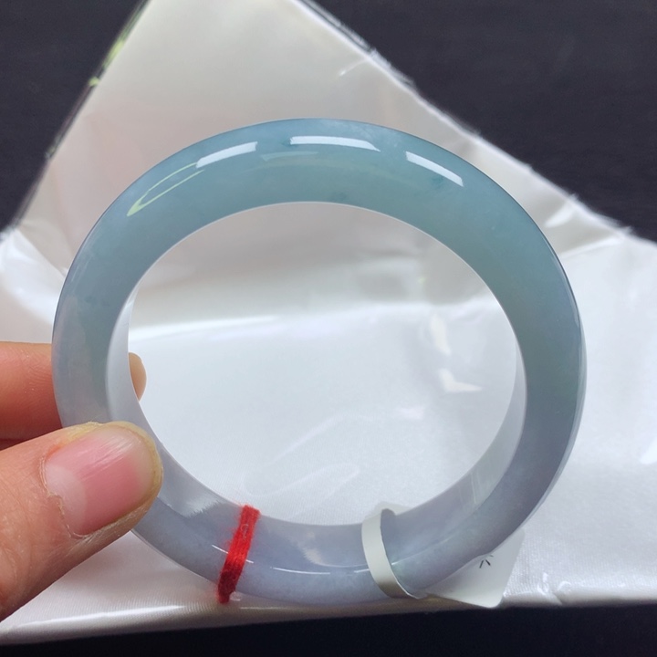 翡翠手镯未镶嵌55圈