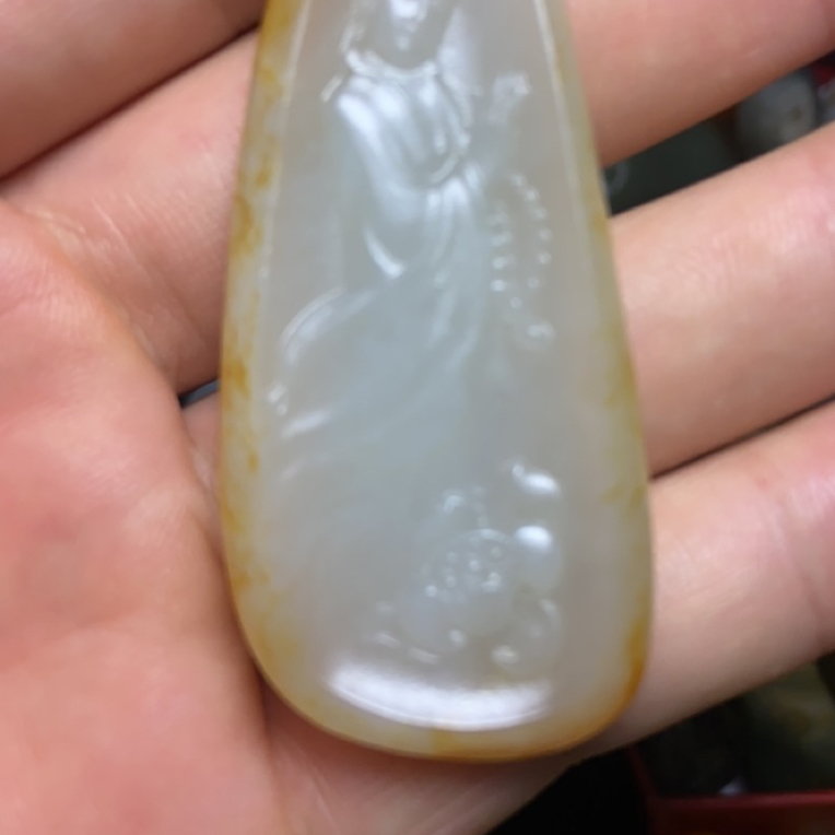 和田玉白玉观音菩萨站观音雕工精细