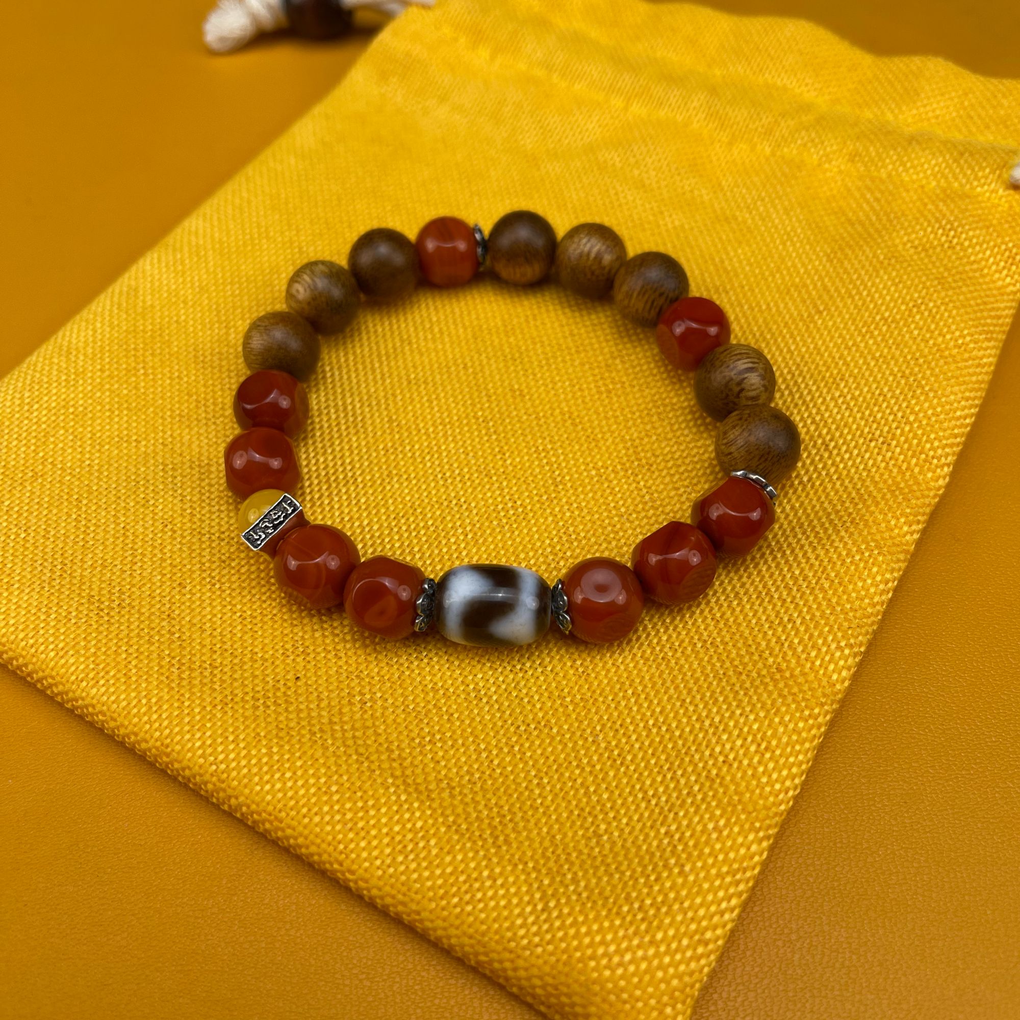 沉香1238沉香玛瑙手串10mm无礼盒多样性发其一