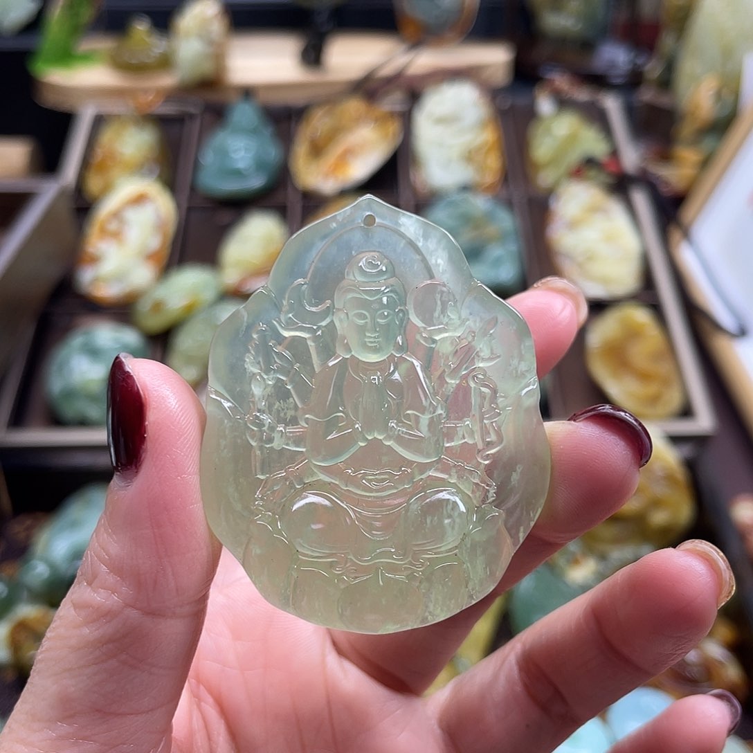 蛇纹石玉颈饰未镶嵌岫玉千手