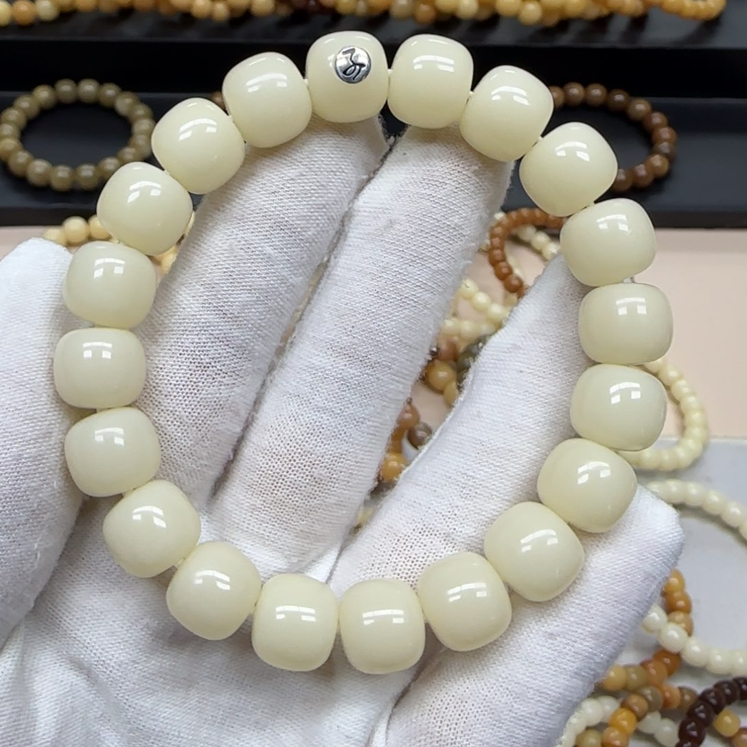 孫****菩提根/象牙果手串11*12 鬼工 加颗籽 5年