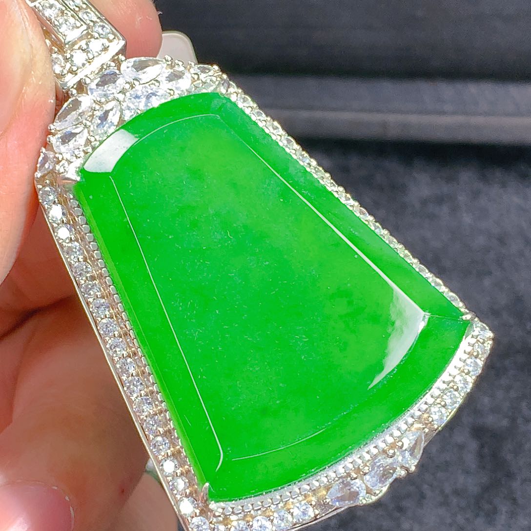 翡翠颈饰银S925镶嵌吊坠