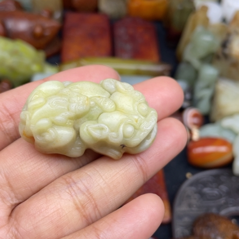 蛇纹石玉未镶嵌颈饰33