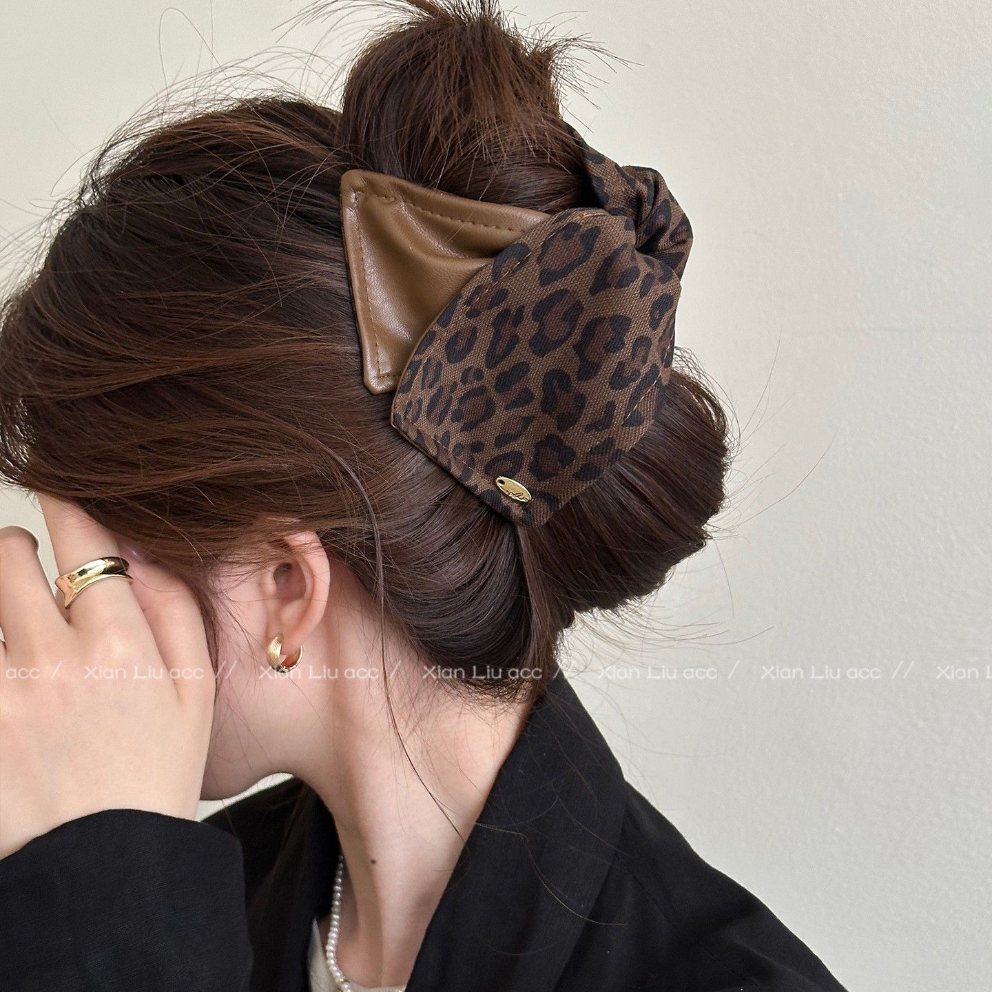 气质豹纹三角抓夹女款2025新款复古秋冬鲨鱼夹后脑勺盘发发夹发饰