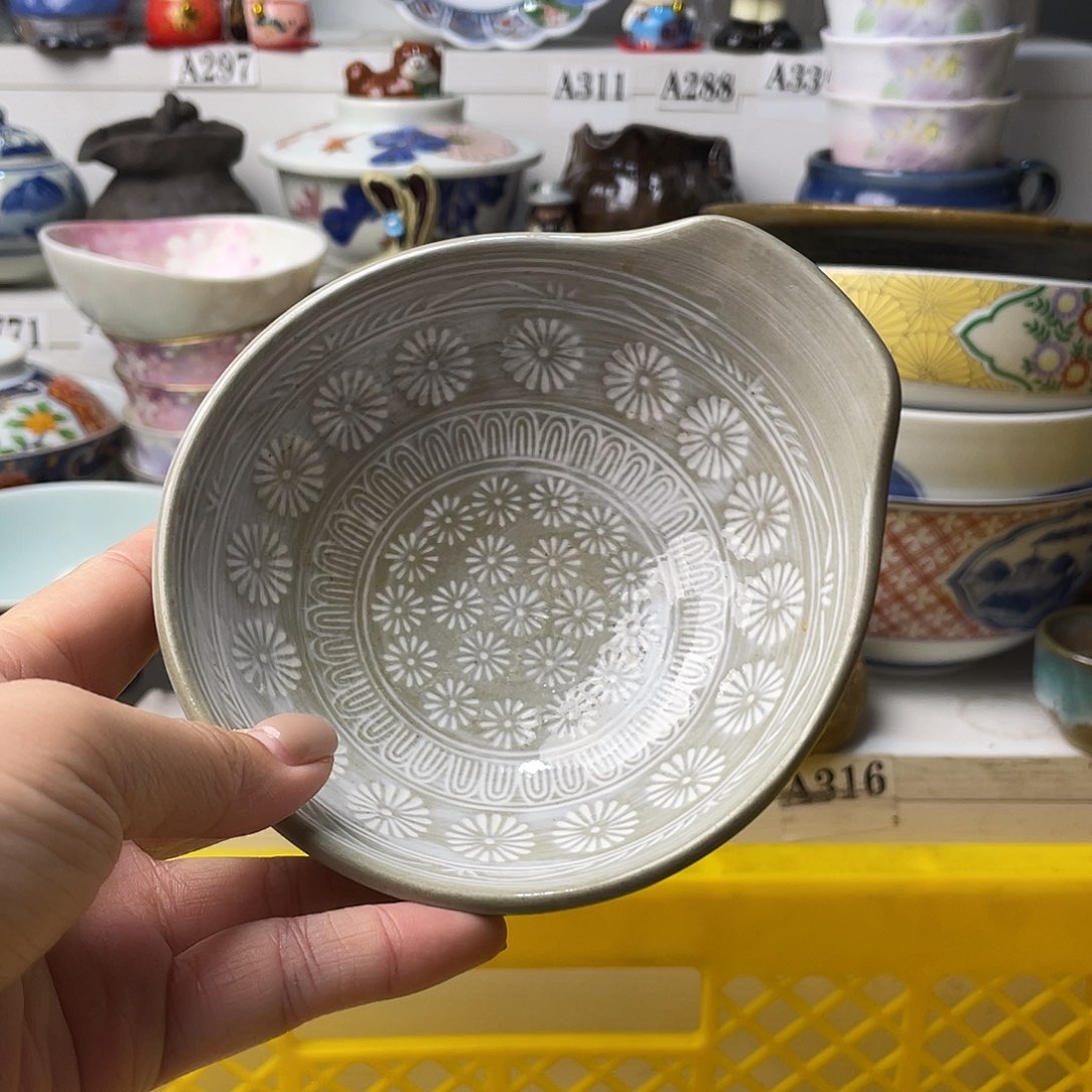 瓷片?***塔哈哈哈我来拉了啊